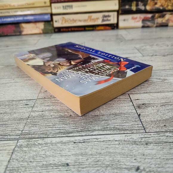 Christmas with the Mustang Man by Stella Bagwell 2011 Harlequin Romance - Picture 9 of 11